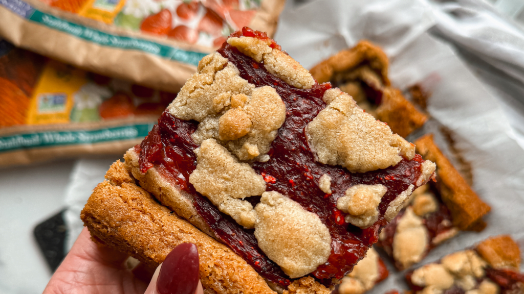 Easy Strawberry Rhubarb Bars