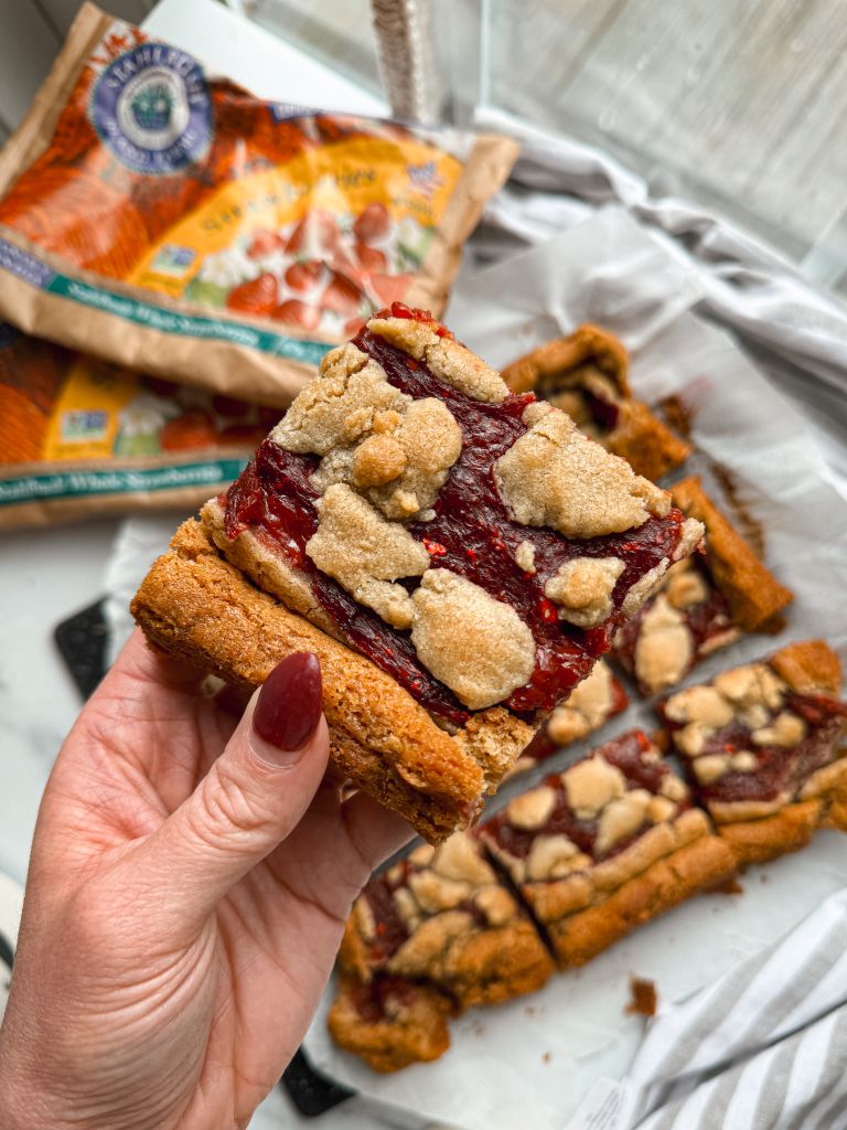 Easy Strawberry Rhubarb Bars