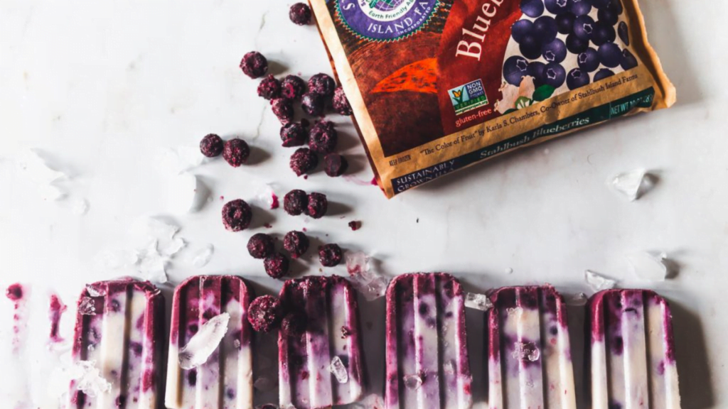 blueberry coconut creamsicle popsicles