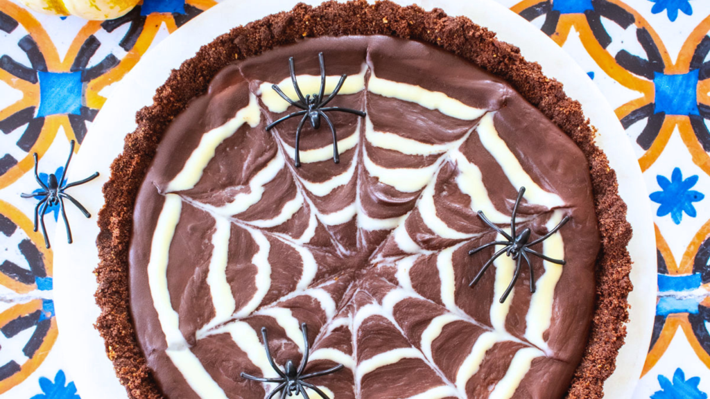 a strawberry chocolate spider tart for Halloween